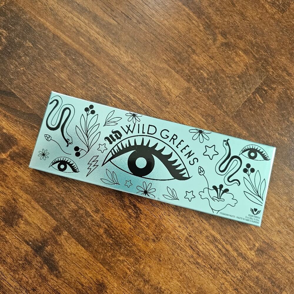 NWT Urban Decay Wild Greens Eyeshadow Pallet